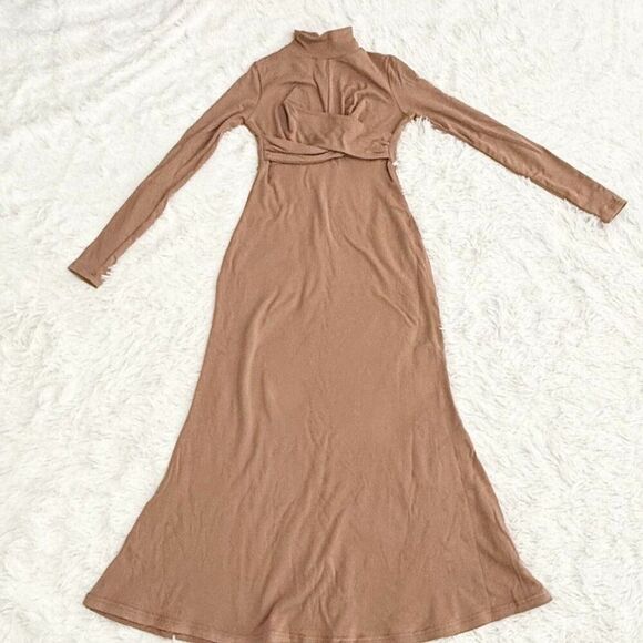 Women Korean Khaki Half Turtleneck Mermaid Maxi Dress in Beige One Size - Picture 2 of 6